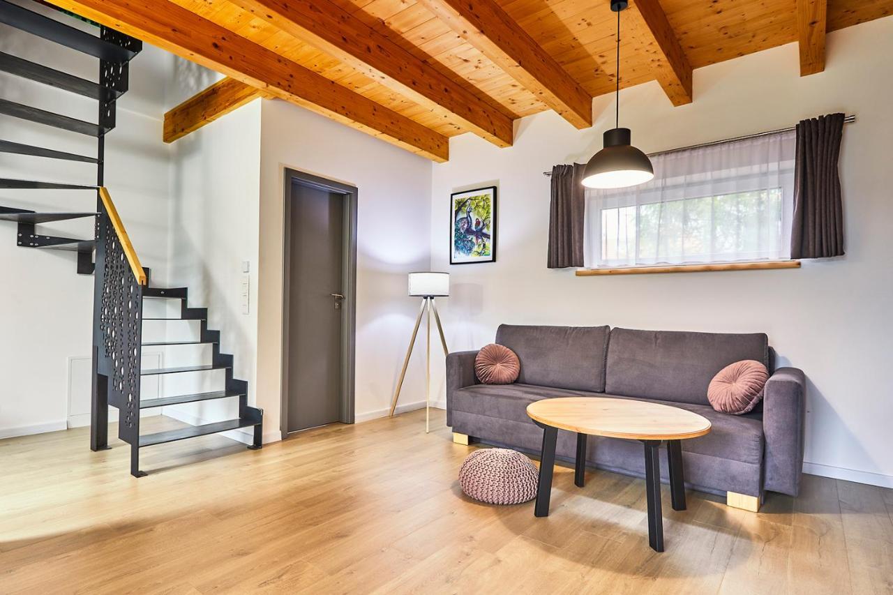 Apartmany Lama Malatiny Exterior foto