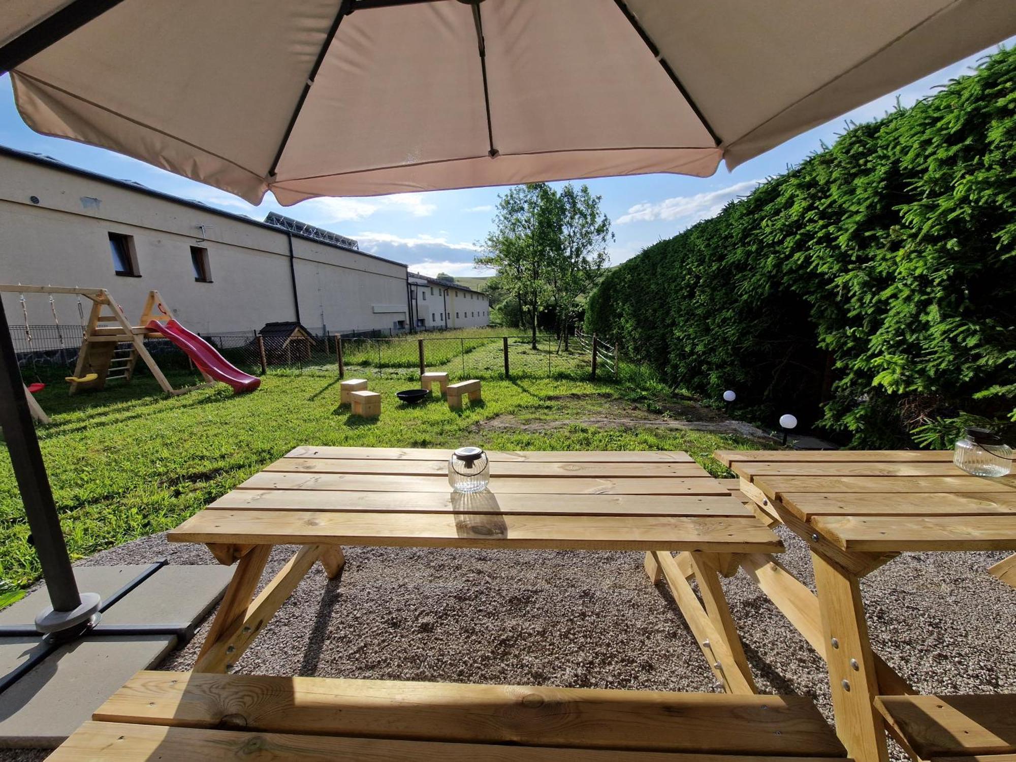 Apartmany Lama Malatiny Exterior foto